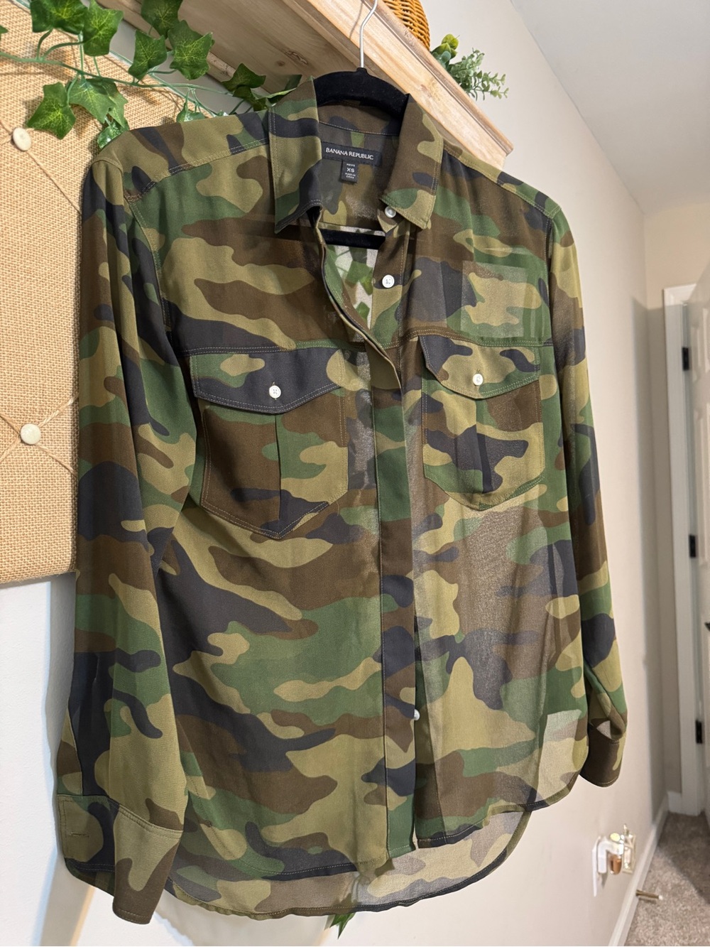 Banana Republic Men's Camouflage Button-Down Shirt - Olive/Khaki/Brown